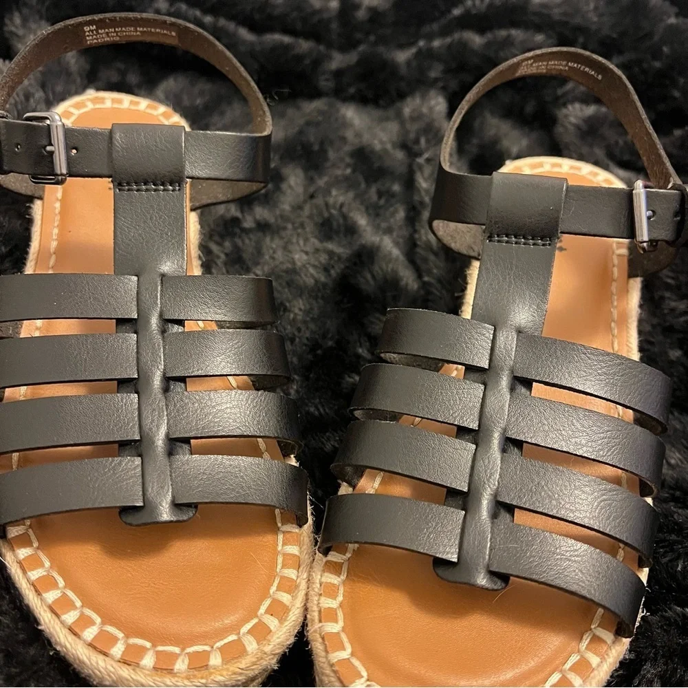 White Mountain Padrig Black Strappy Sandals – Size 9M – Great Condition